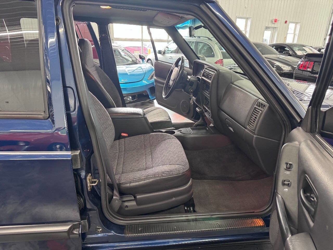 Used 2001 Jeep Cherokee Sport image 14