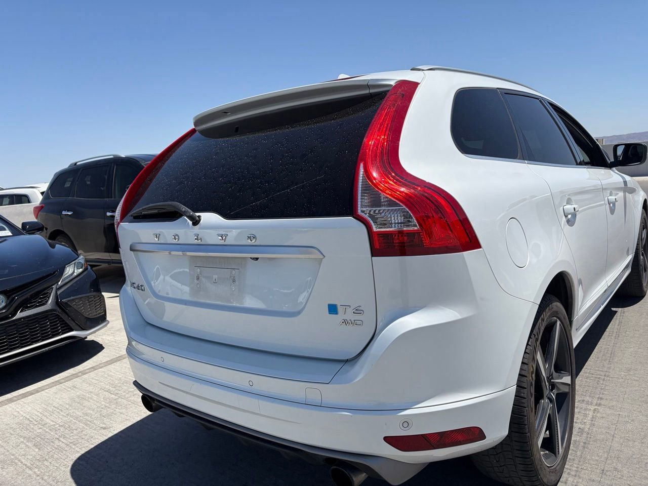 Used 2015 Volvo XC60 T6 R-Design AWD/4WD image 4