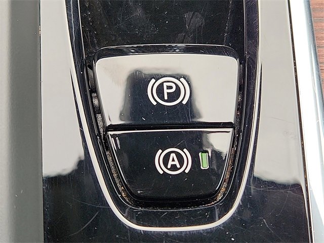 Used 2024 Volvo XC60 B5 Plus image 22