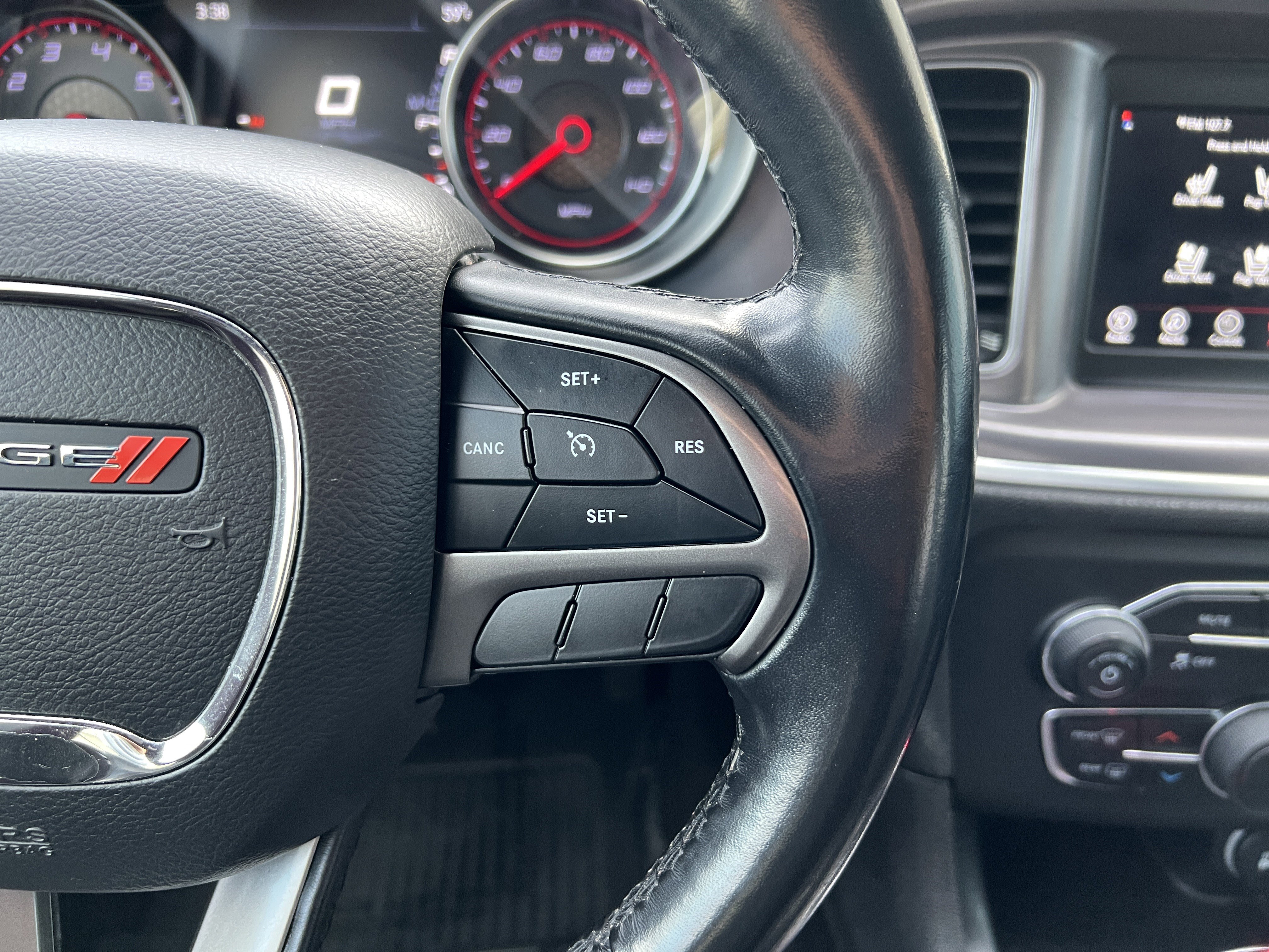 Used 2019 Dodge Charger SXT w/ Leather Interior Group RWD image 27