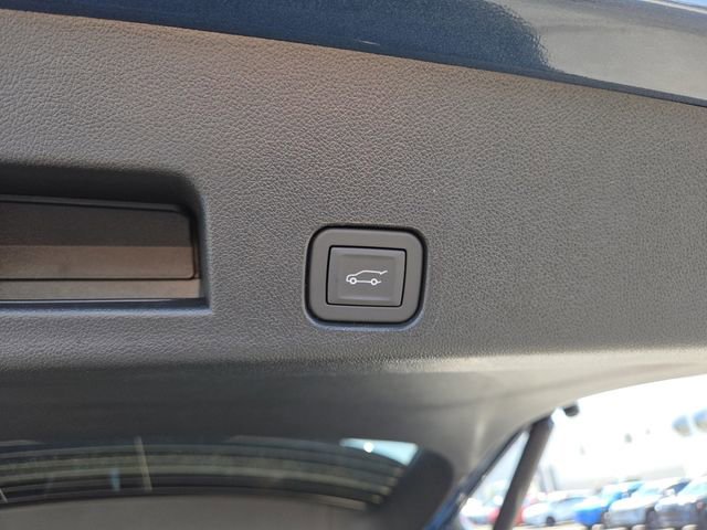 New 2026 Chevrolet Traverse LT w/ Driver Confidence Package FWD image 17