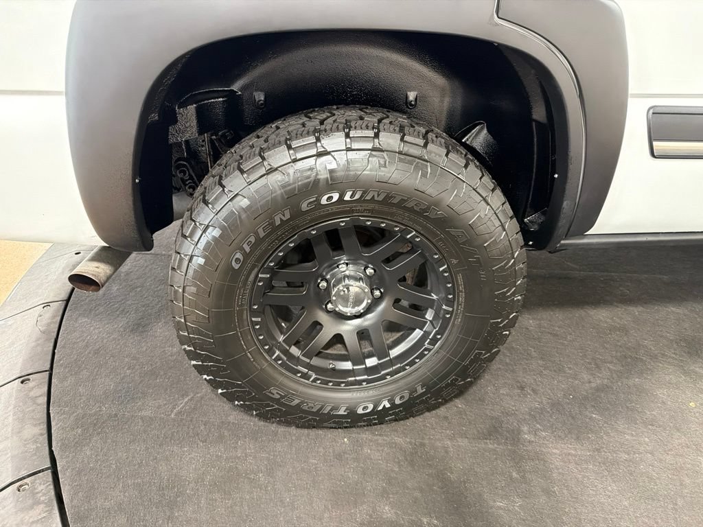 Used 2004 Chevrolet Tahoe 4WD w/ Skid Plate Package image 29
