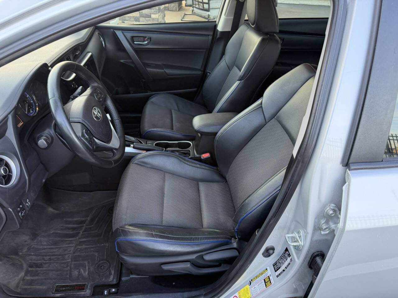 Used 2018 Toyota Corolla SE FWD image 23