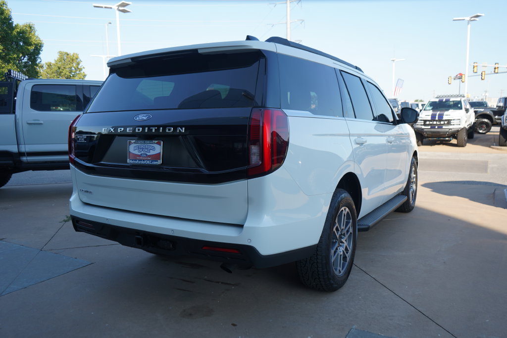 New 2026 Ford Expedition Active AWD/4WD image 8