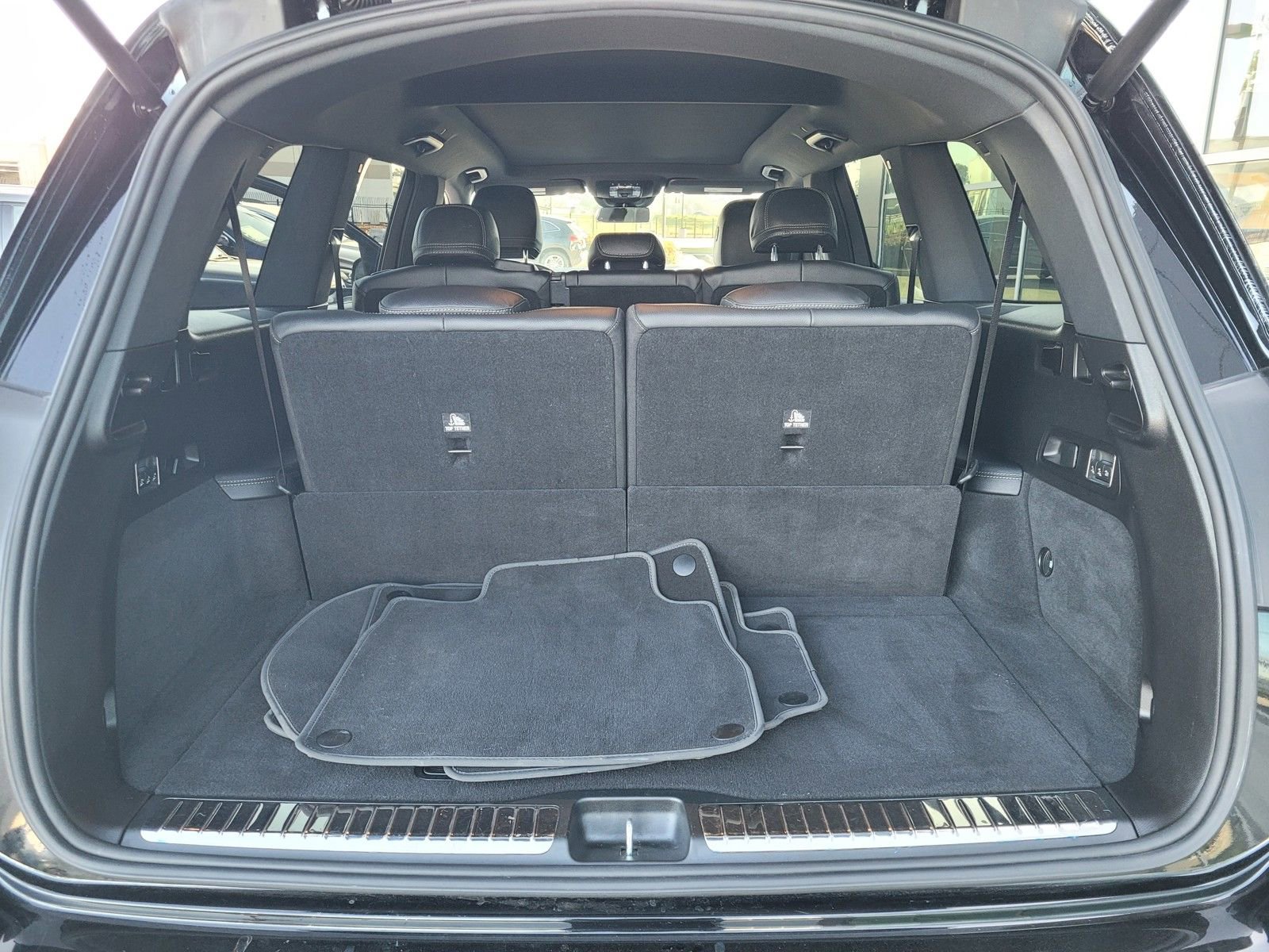 Used 2024 Mercedes-Benz GLS 450 4MATIC image 29