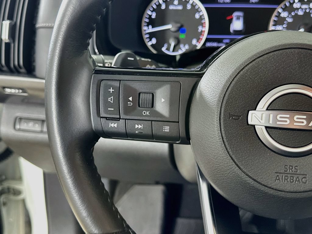 Used 2024 Nissan Pathfinder SL AWD/4WD image 12