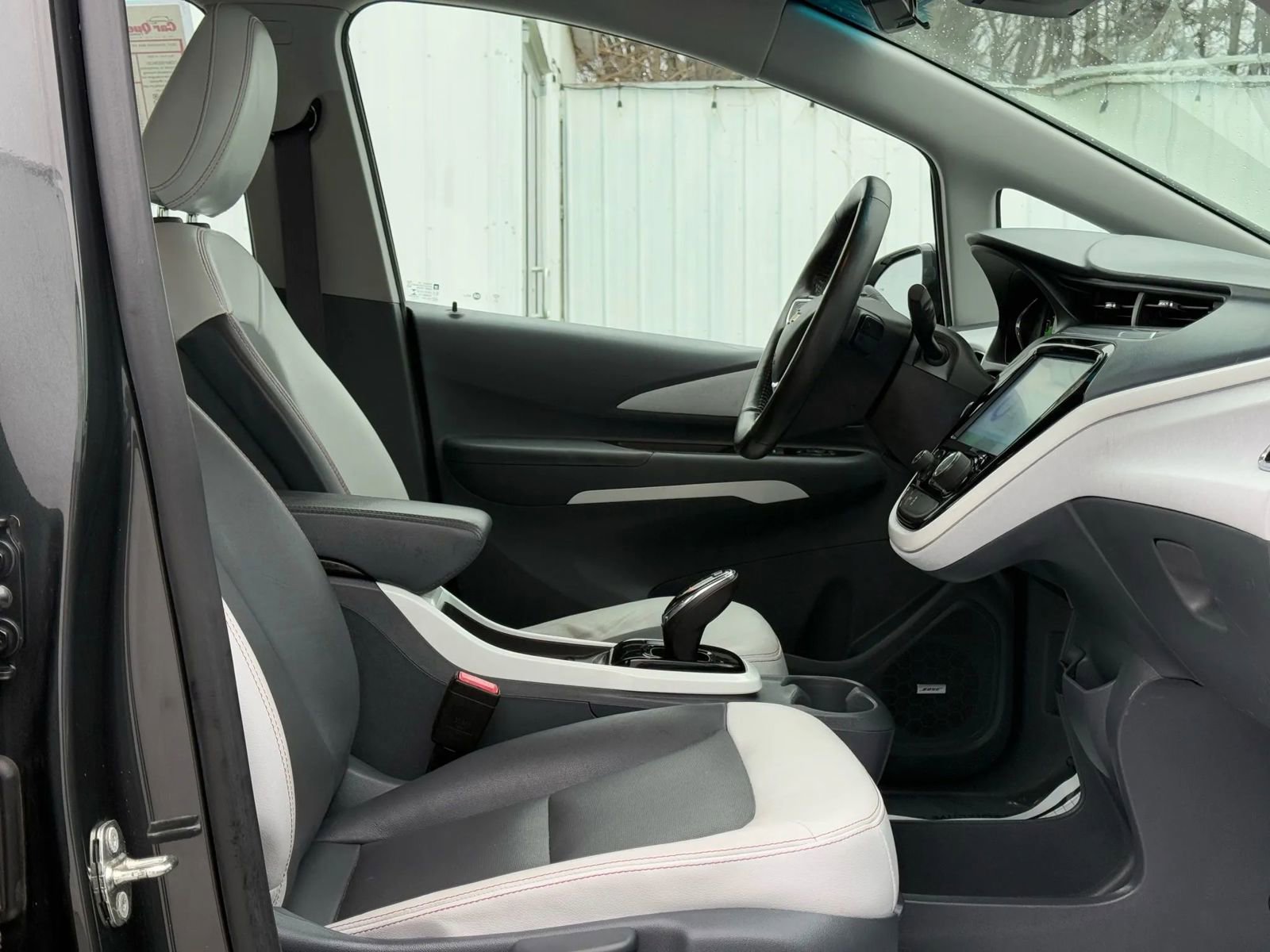 Used 2017 Chevrolet Bolt Premier w/ Driver Confidence II Package image 18