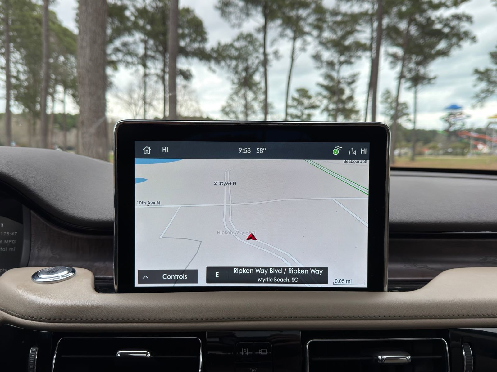 Used 2023 Lincoln Aviator Reserve w/ Equipment Group 201A image 4