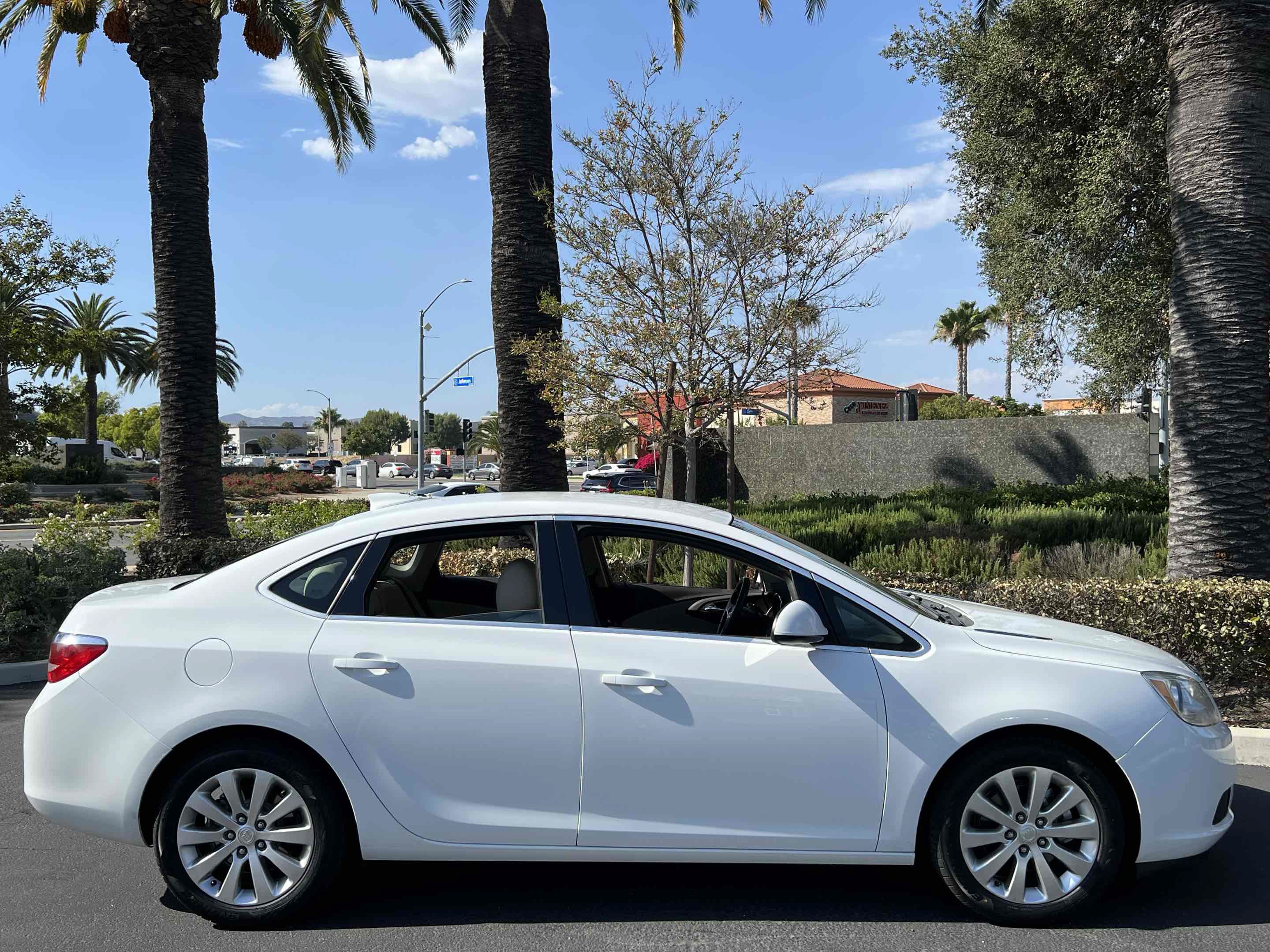 Used 2015 Buick Verano FWD image 16