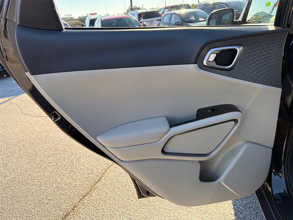 Used 2023 Kia Soul EX image 21