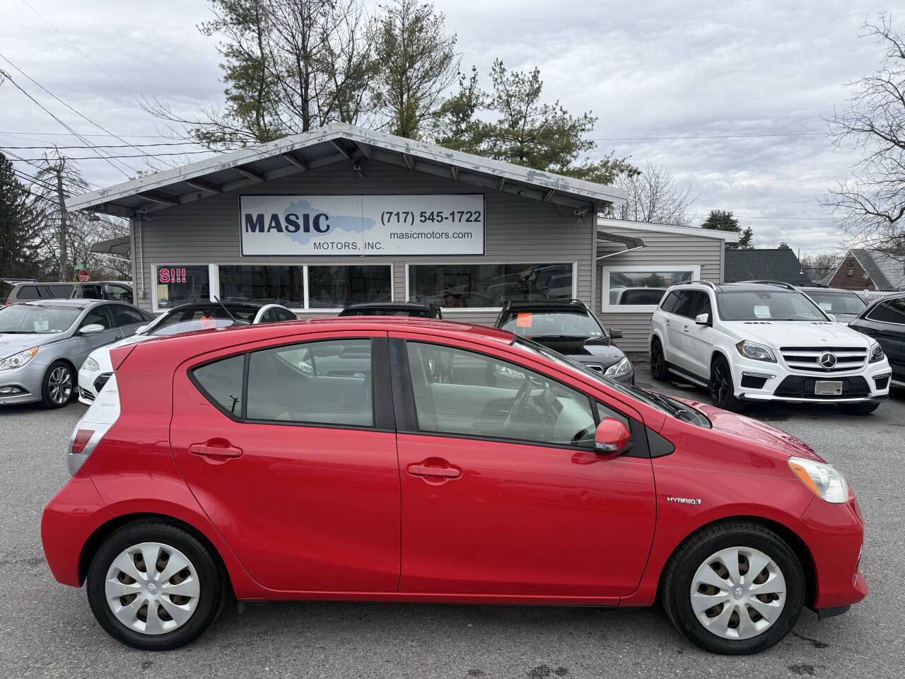 Used 2012 Toyota Prius C Two image 3
