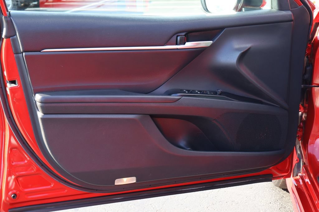 Used 2019 Toyota Camry SE FWD image 13