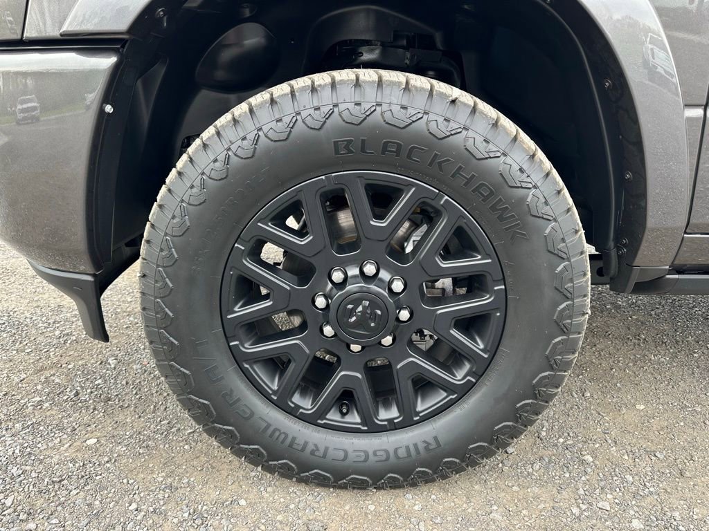 Used 2025 RAM 2500 Limited AWD/4WD image 13