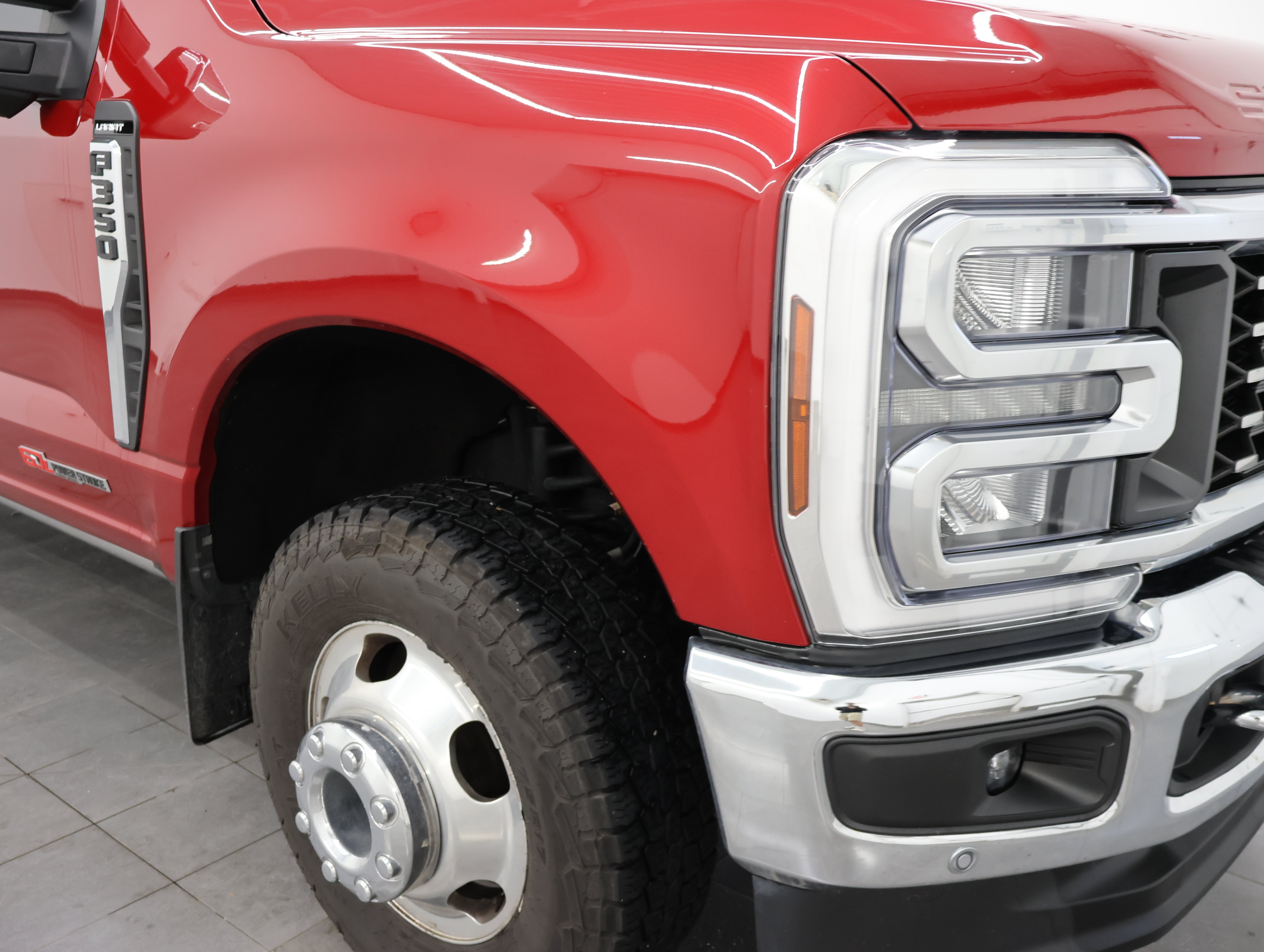 Used 2024 Ford F350 Lariat w/ Lariat Ultimate Package AWD/4WD image 28