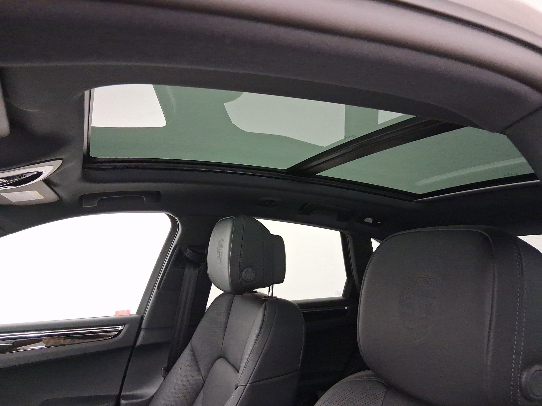 Used 2026 Porsche Macan image 14