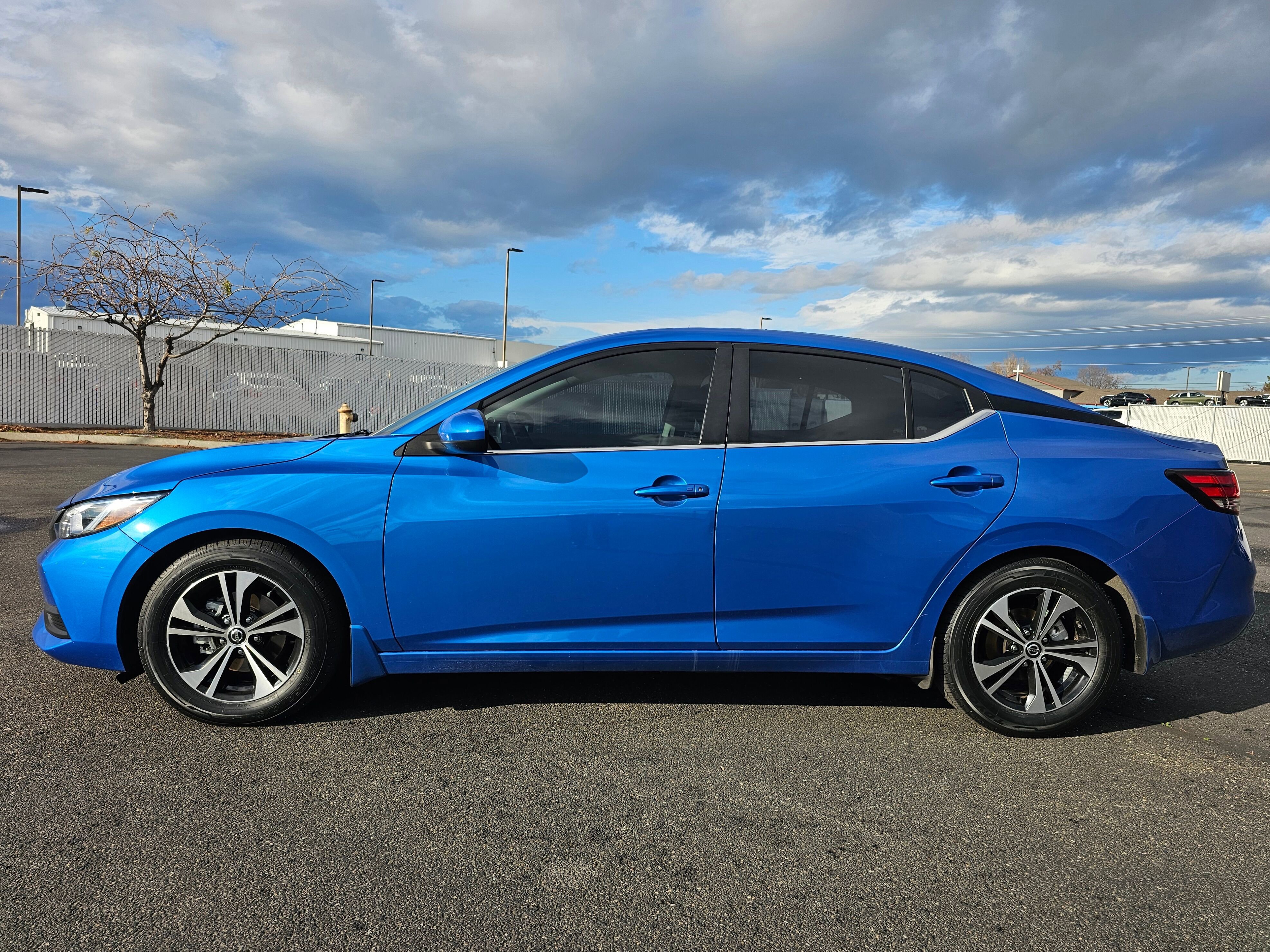 Used 2022 Nissan Sentra SV w/ Trunk Package image 3