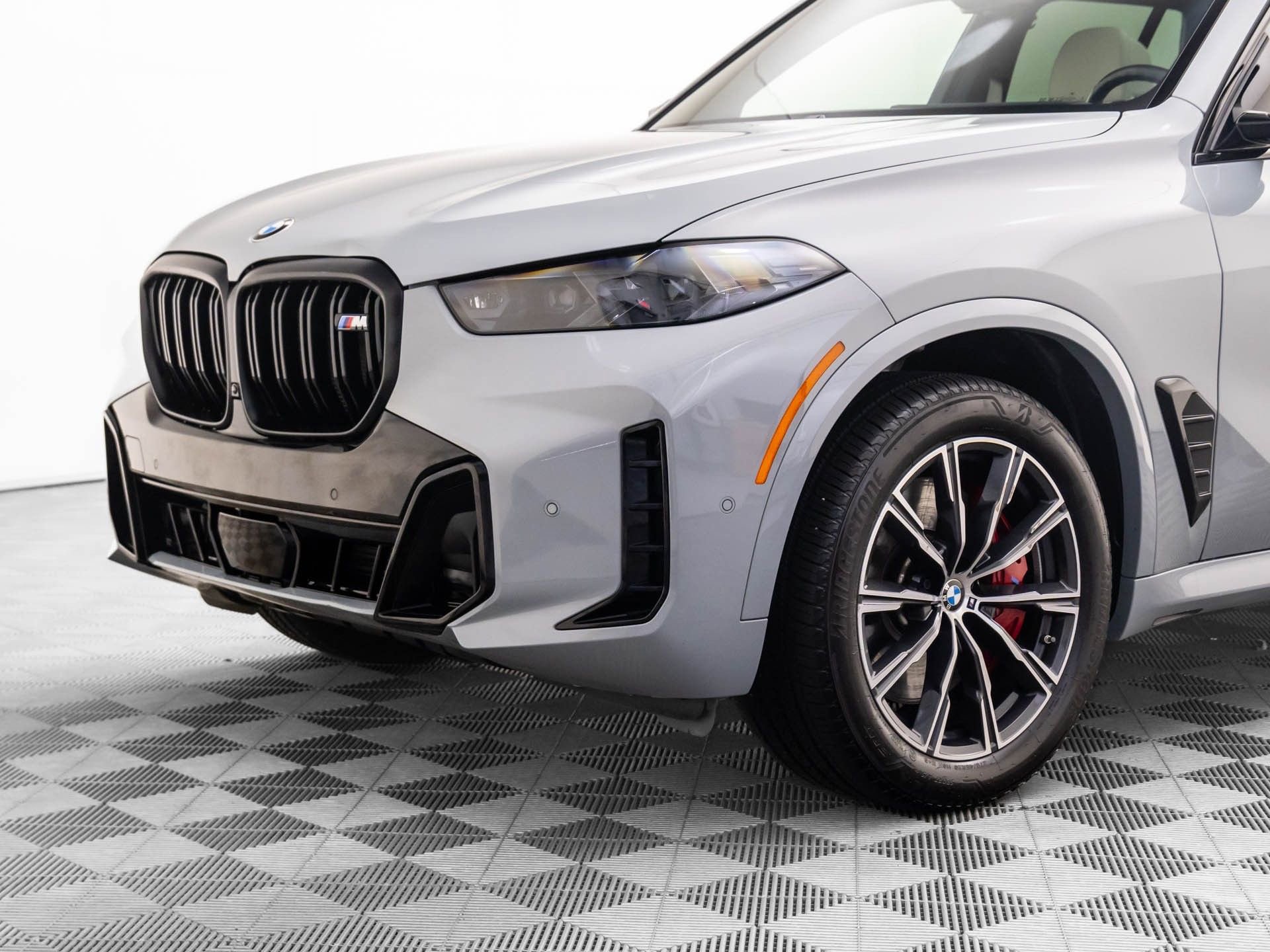 Certified 2025 BMW X5 M60i w/ Climate Comfort Package image 40
