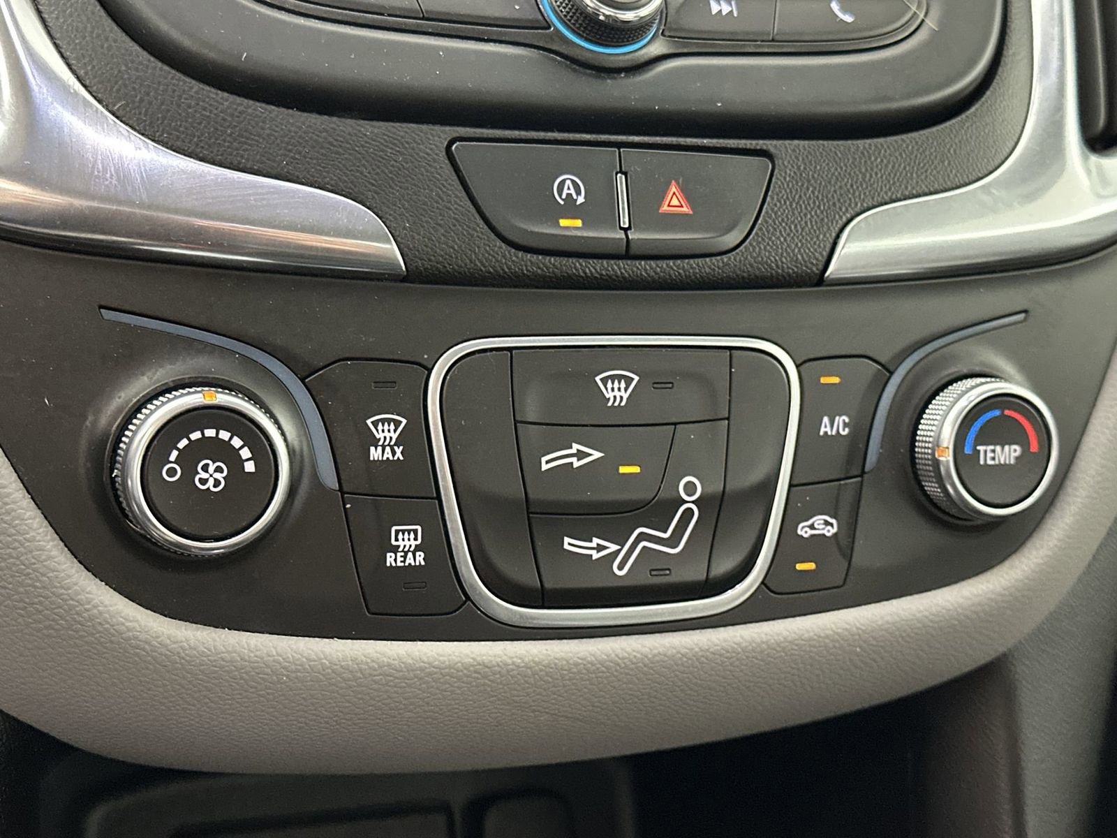 Used 2022 Chevrolet Equinox LS image 19