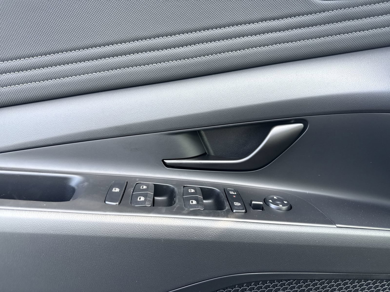 New 2026 Hyundai Elantra SEL Sport FWD image 15