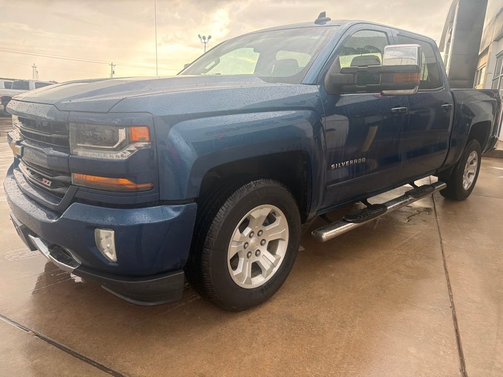 Used 2018 Chevrolet Silverado 1500 LT w/ All Star Edition AWD/4WD image 7
