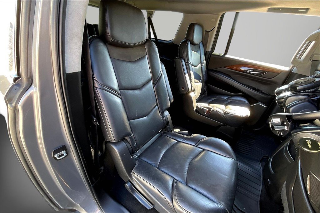 Used 2019 Cadillac Escalade ESV Premium Luxury RWD image 25