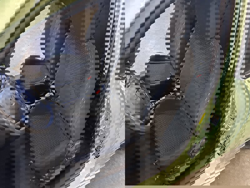 Used 2010 Hyundai Accent GS image 23