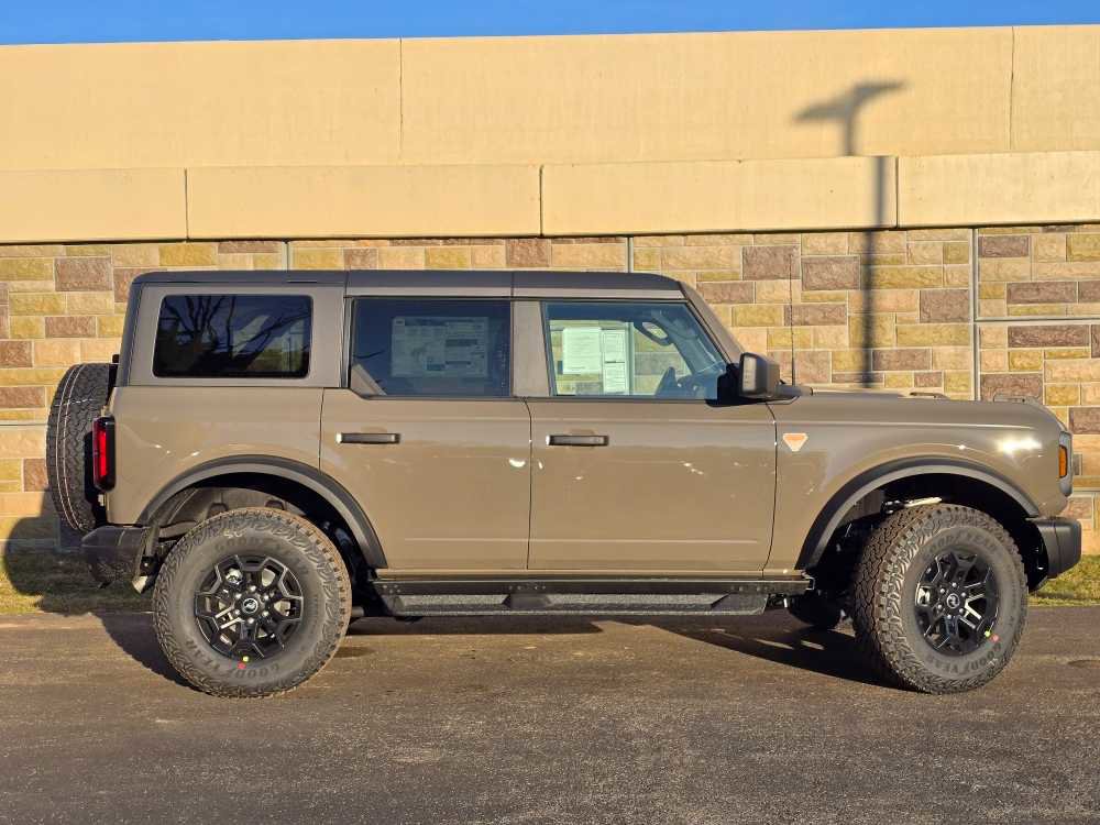 New 2026 Ford Bronco Badlands image 2