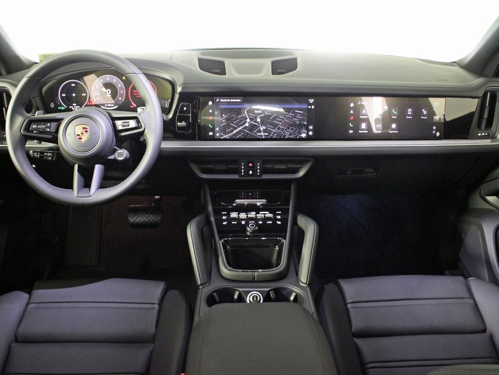 Used 2025 Porsche Cayenne image 20