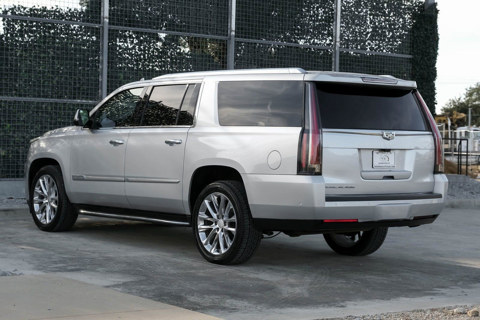 Used 2020 Cadillac Escalade ESV Luxury image 12
