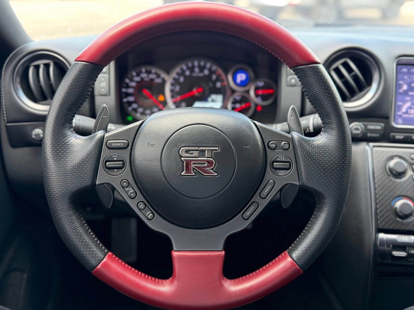 Used 2015 Nissan GT-R Black Edition AWD/4WD image 12