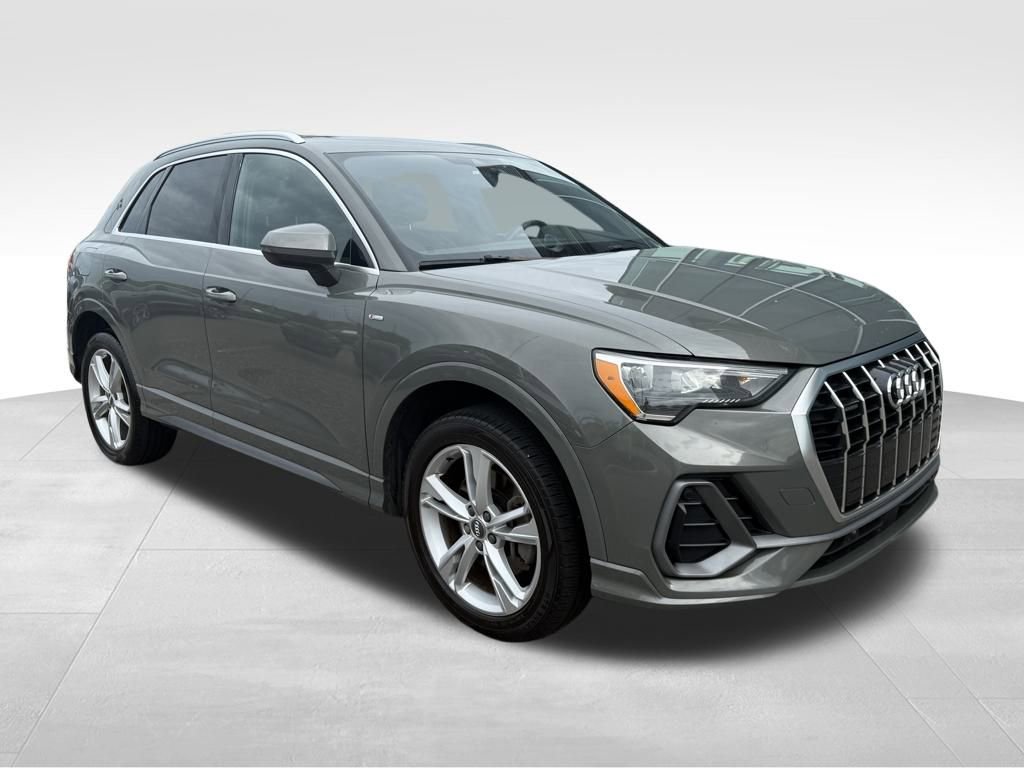 Used 2020 Audi Q3 2.0T Premium w/ Convenience Package image 2