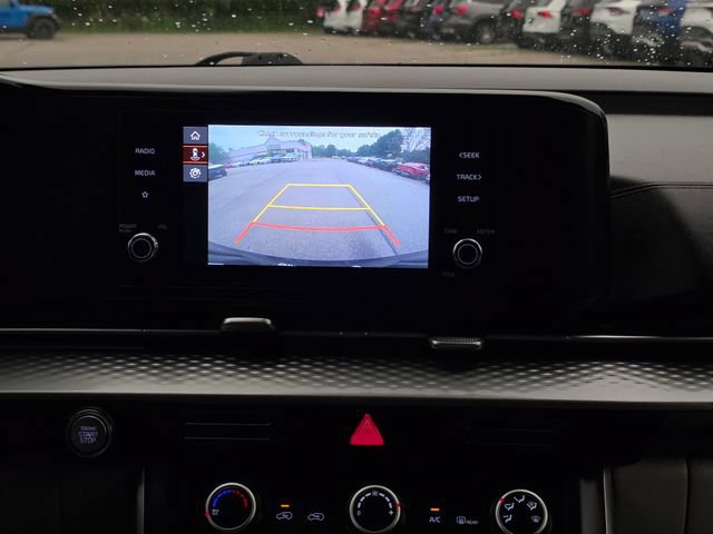 Used 2023 Kia Carnival LX FWD image 22