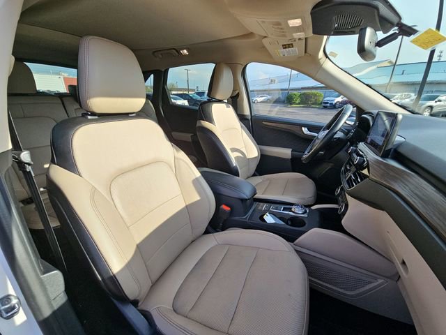 Used 2020 Ford Escape Titanium image 27