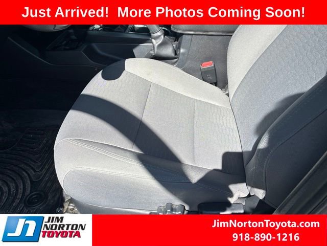 Used 2018 Toyota Tacoma SR RWD image 8