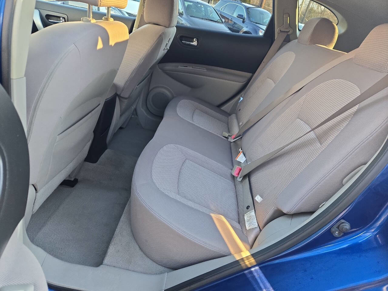 Used 2009 Nissan Rogue SL w/ Premium Pkg image 16