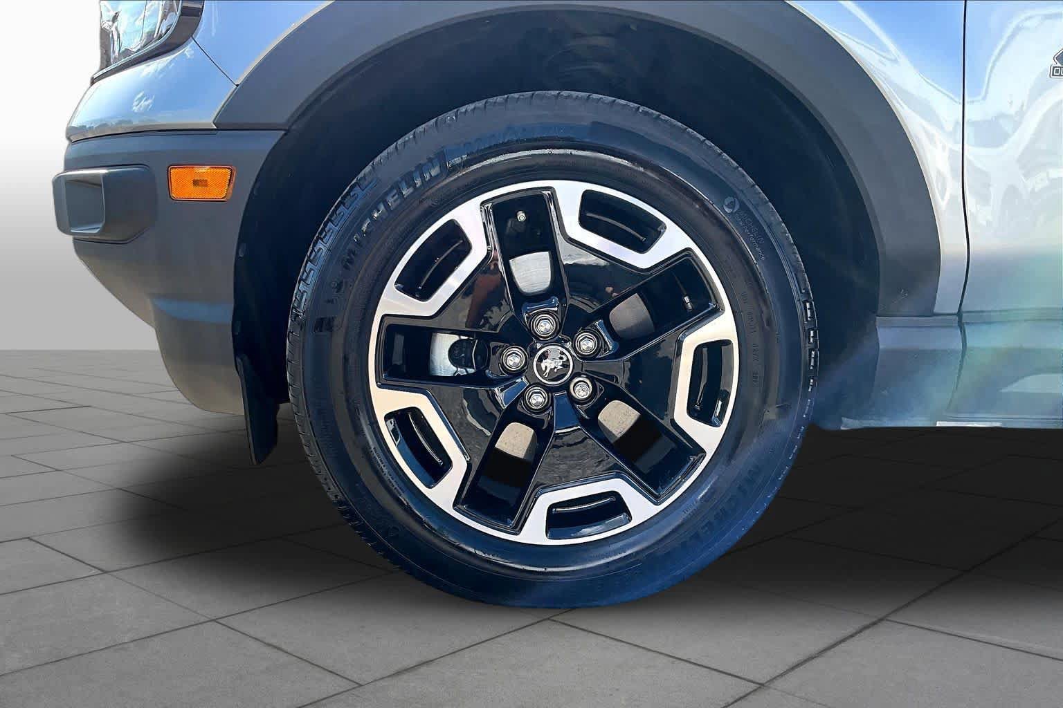 Used 2023 Ford Bronco Sport Outer Banks w/ Tech Package AWD/4WD image 11