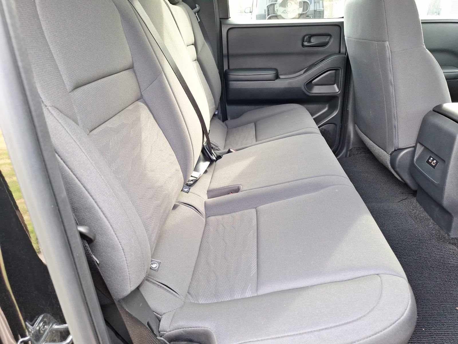 Used 2025 Nissan Frontier S image 30