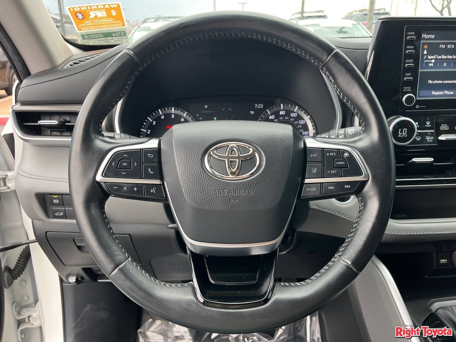Certified 2021 Toyota Highlander XLE FWD image 22