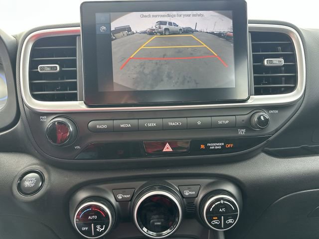 Used 2025 Hyundai Venue SEL image 23