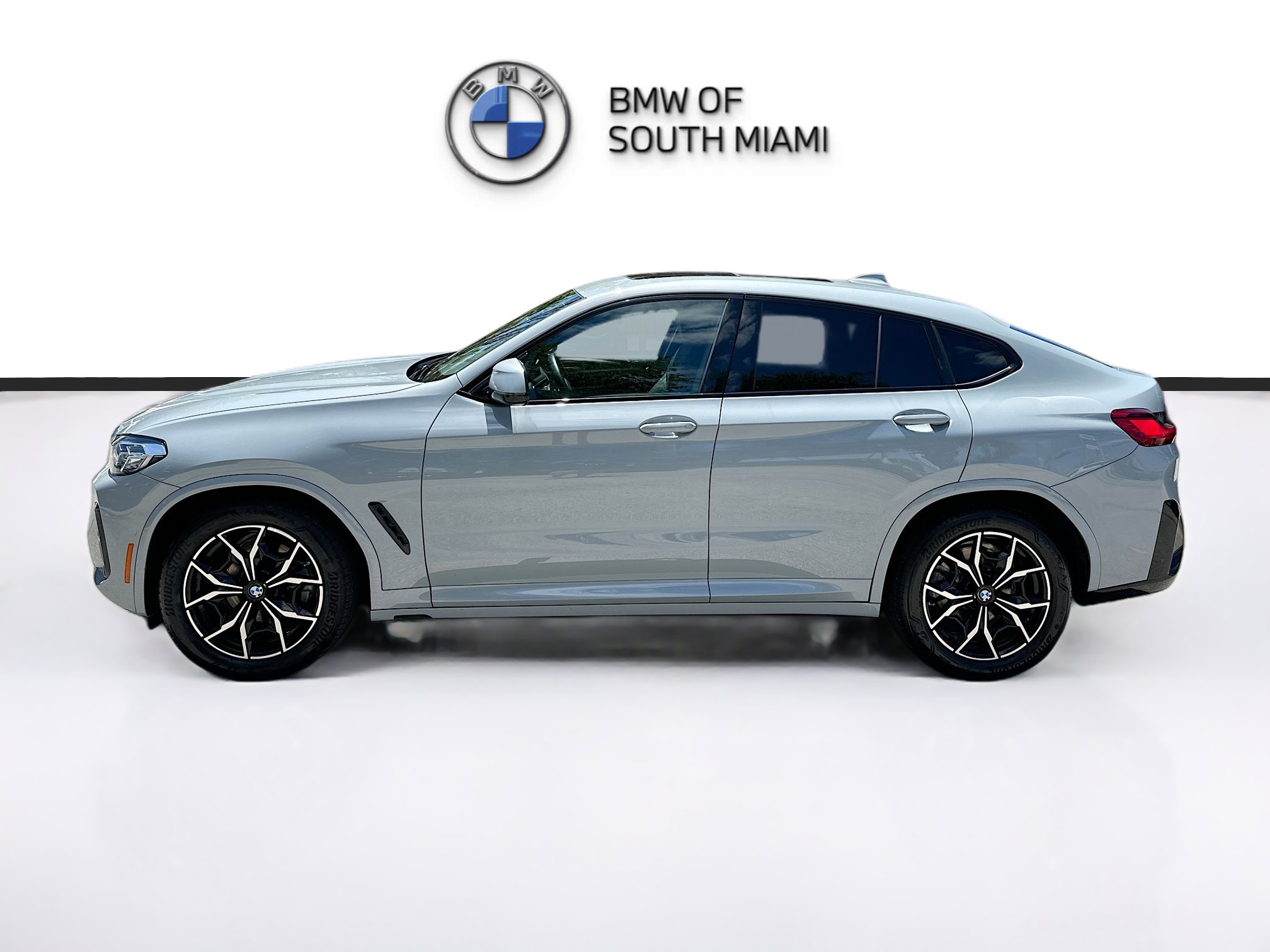 Used 2023 BMW X4 xDrive30i w/ M Sport Package image 4