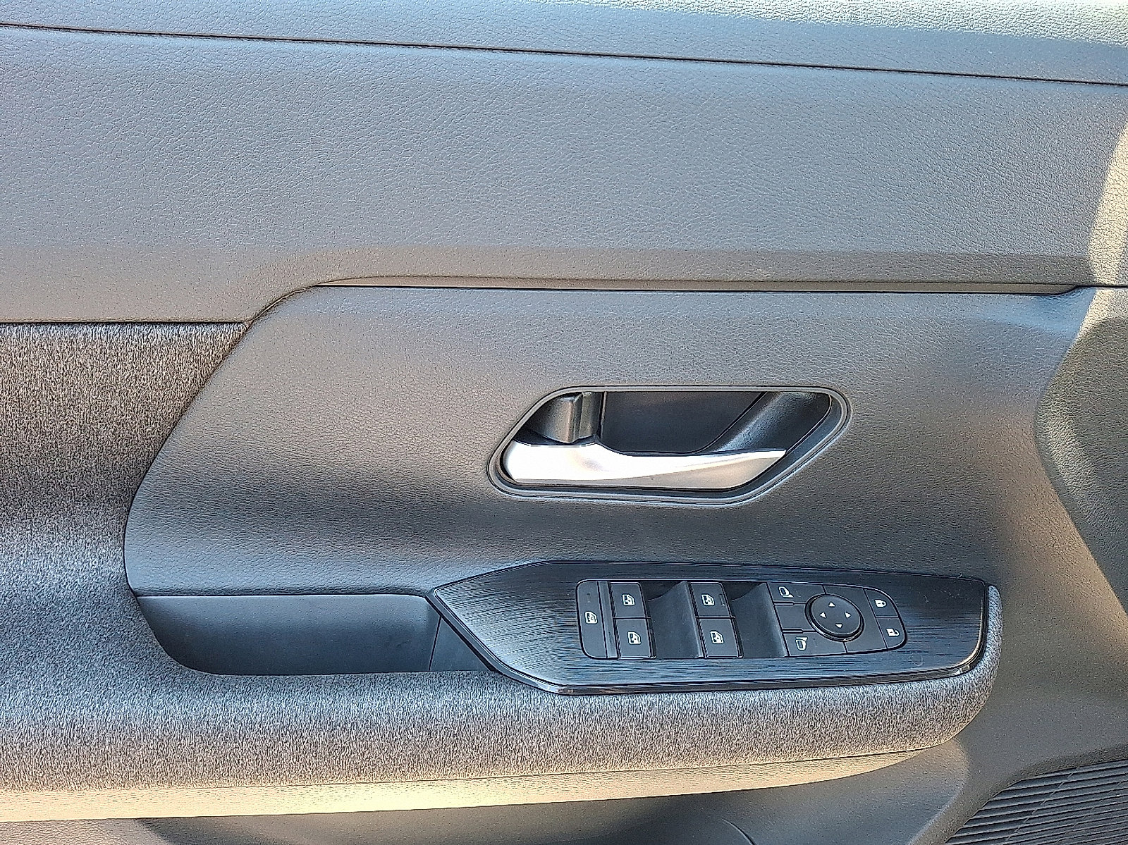 New 2026 Nissan Kicks SV w/ Cold Weather Package image 10