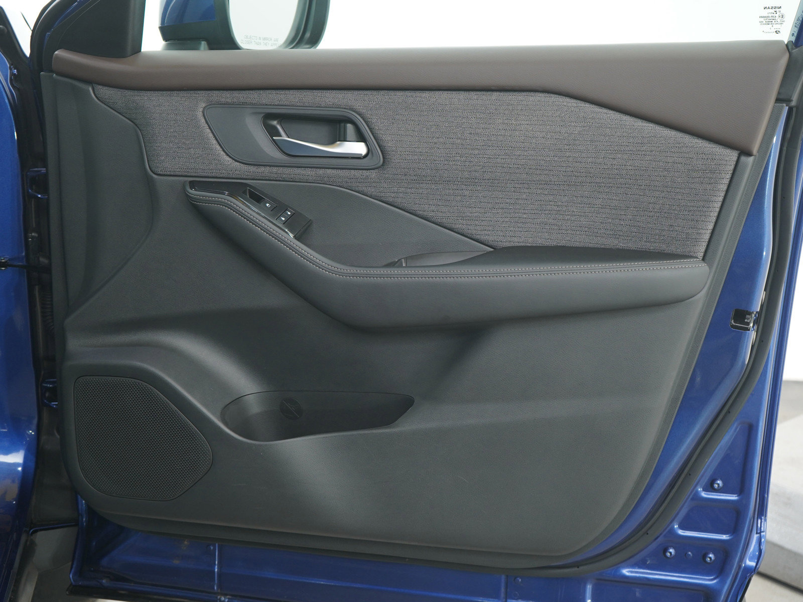 Used 2022 Nissan Rogue SV image 11