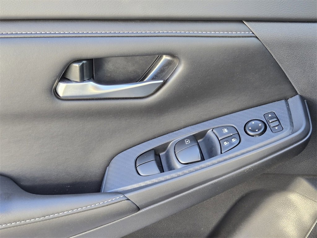 Used 2024 Nissan Sentra SV image 31