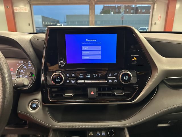 Used 2023 Toyota Highlander L AWD/4WD image 23