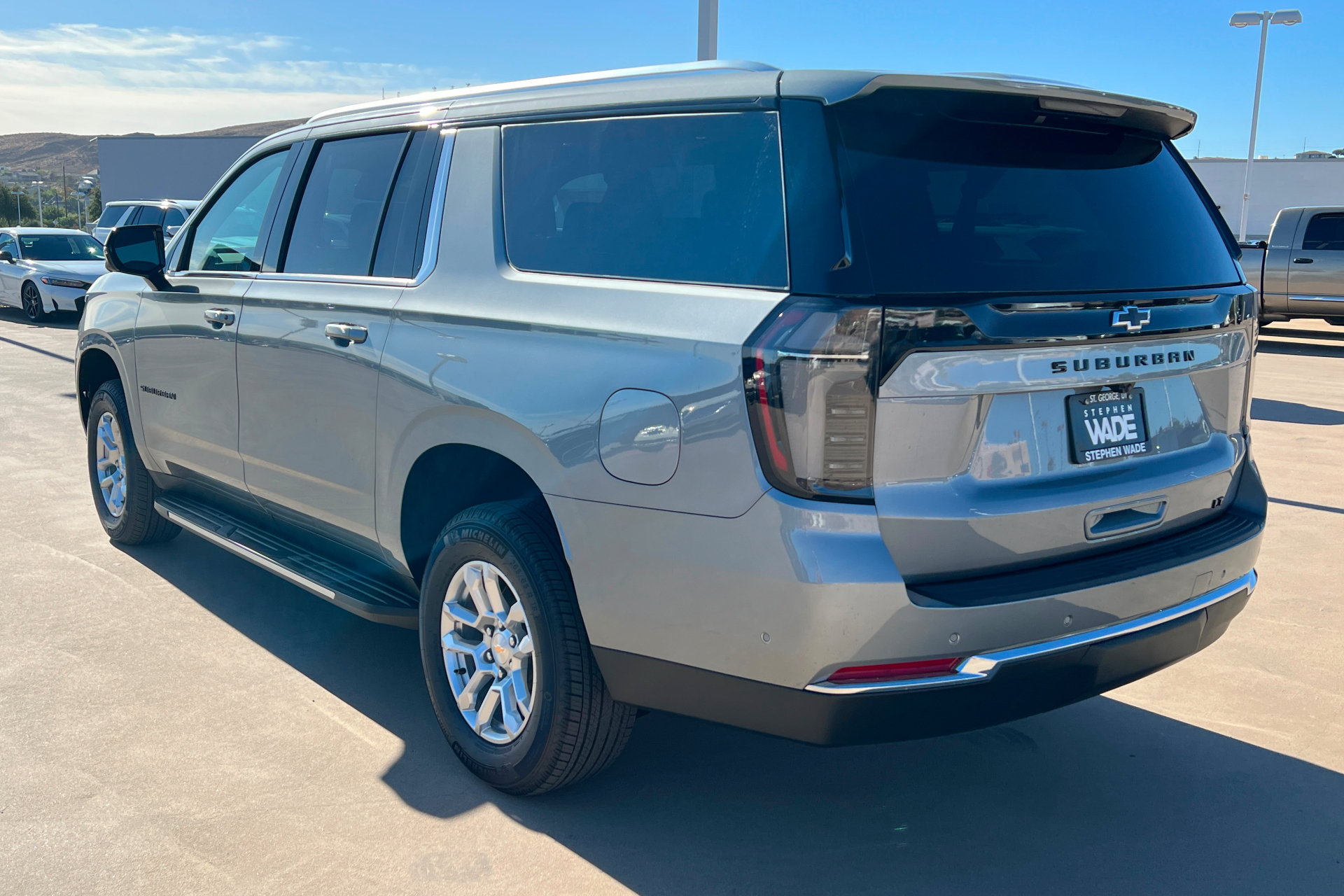 New 2026 Chevrolet Suburban LT w/ Comfort Package AWD/4WD image 3