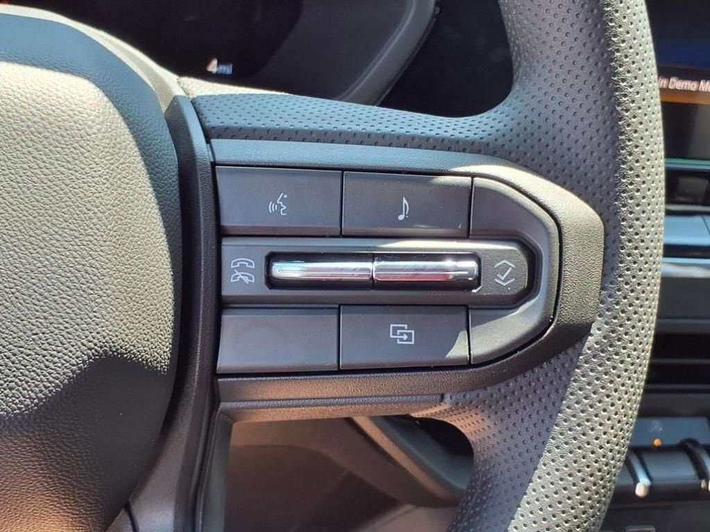 New 2025 Chevrolet Colorado W/T image 16