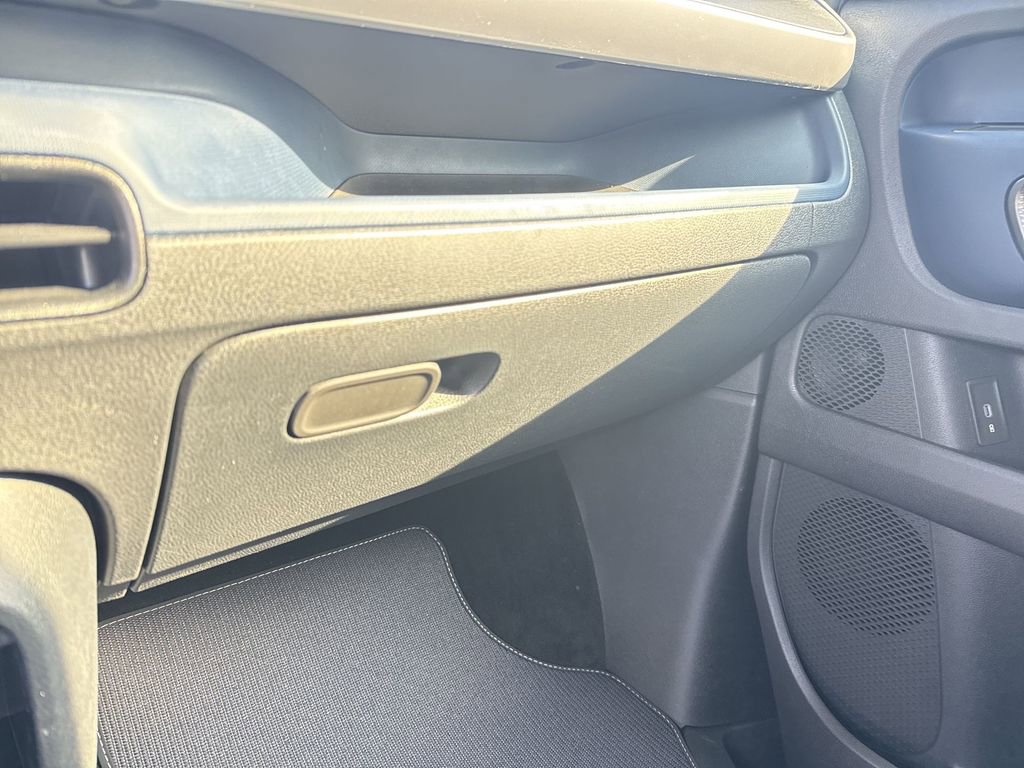 New 2025 Volkswagen ID. Buzz Pro S Plus AWD/4WD image 38