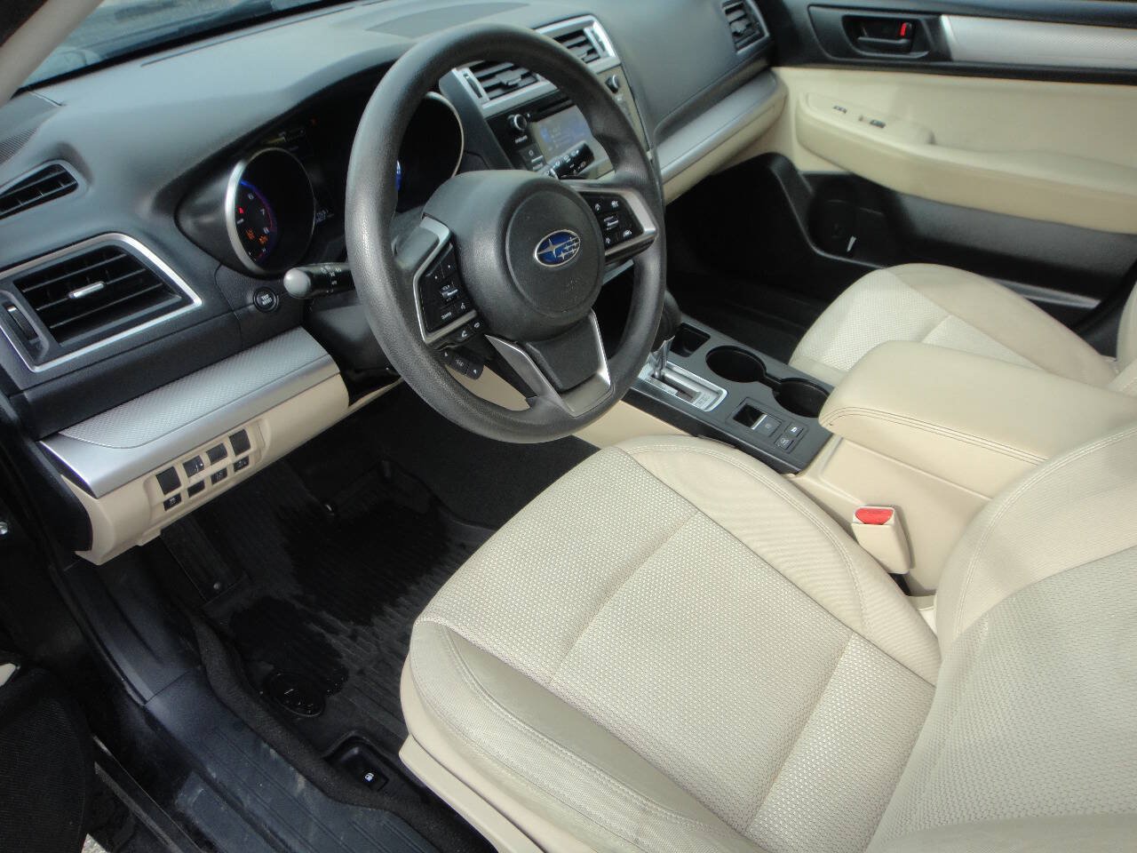 Used 2019 Subaru Outback 2.5i AWD/4WD image 7