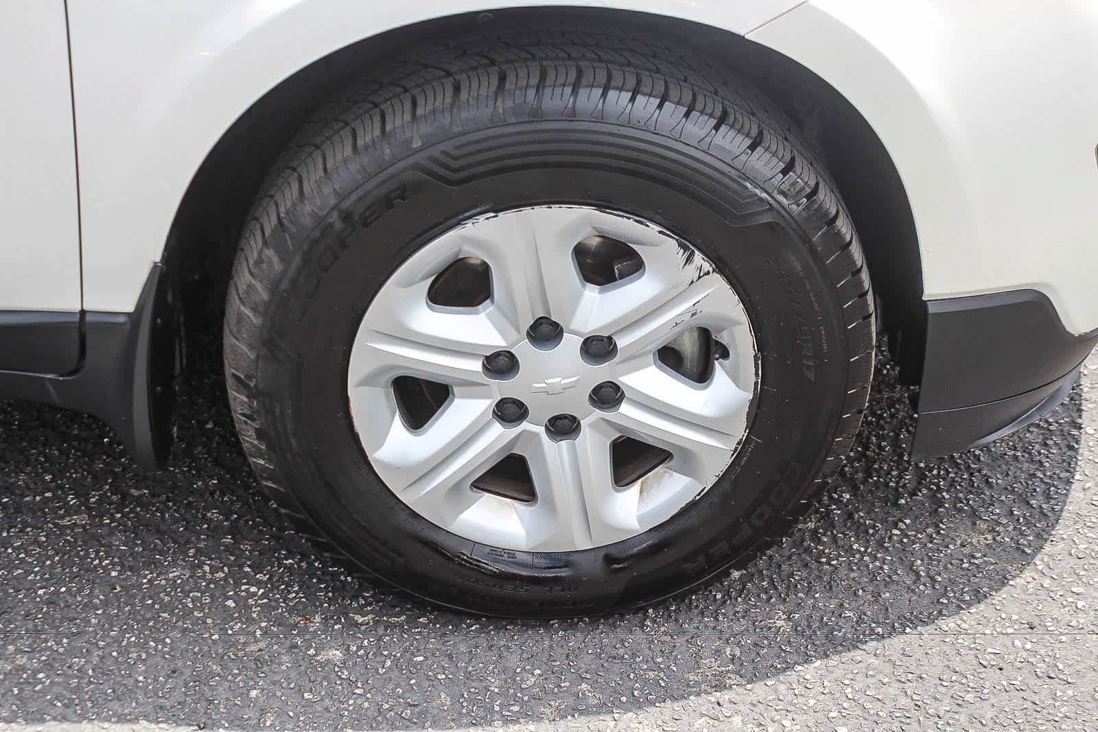 Used 2015 Chevrolet Traverse LS FWD image 12