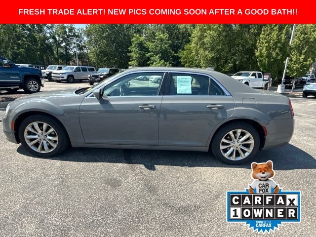 Used 2017 Chrysler 300 Limited w/ Value Package AWD/4WD image 2